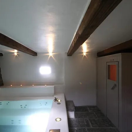 木屋 St Rhemy House 萨伊恩特-雷米-恩-博塞斯