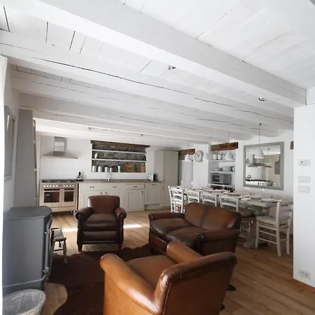 St Rhemy House 萨伊恩特-雷米-恩-博塞斯