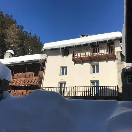 Dağ evi St Rhemy House *