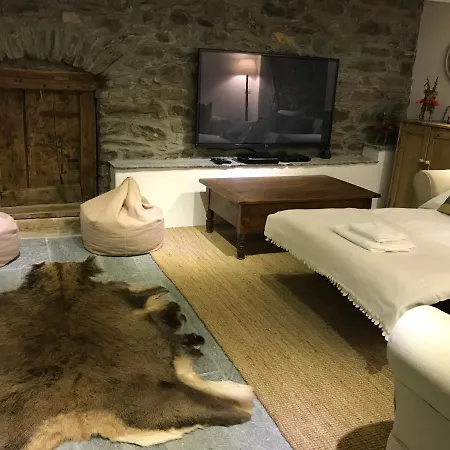 木屋 St Rhemy House 萨伊恩特-雷米-恩-博塞斯
